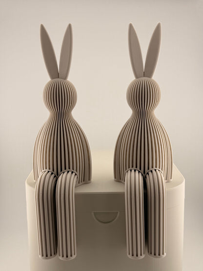 Sitzender Hase "Njal"