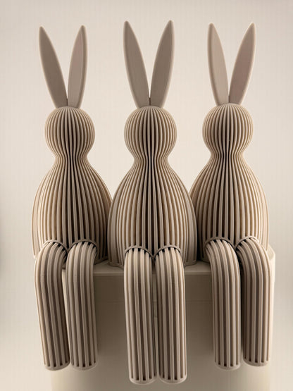 Sitzender Hase "Njal"